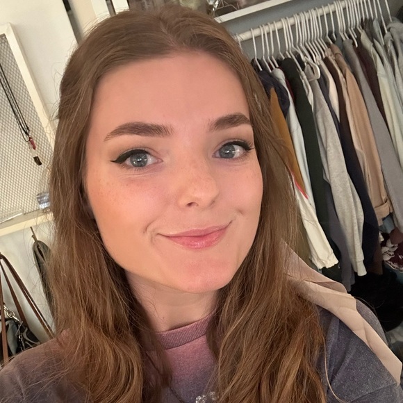 Meet your Posher, Madeline - Picture 3 of 3